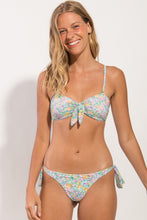 Laad de afbeelding in de Gallery-viewer, Gallery: Rio De Sol Set Set Tiny-Garden Bandeau-Knot Italy

