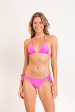 Laad de afbeelding in de Gallery-viewer, Model Front: Rio De Sol Bottom Bottom Vita-Pink Ibiza-Comfy
