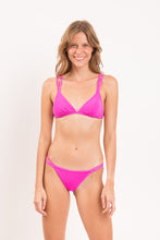 Laad de afbeelding in de Gallery-viewer, Model Front: Rio De Sol Top Top Malibu-Rosa Tri-Duo
