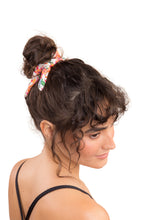 Laad de afbeelding in de Gallery-viewer, Boho Scrunchie
