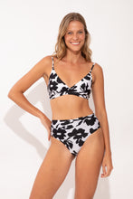 Laad de afbeelding in de Gallery-viewer, Bottom Poppy Hotpants
