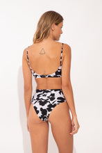 Laad de afbeelding in de Gallery-viewer, Bottom Poppy Hotpants
