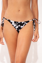 Laad de afbeelding in de Gallery-viewer, Bottom Poppy Lacinho
