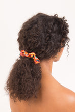 Laad de afbeelding in de Gallery-viewer, Love-Trip Scrunchie
