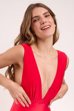 Laad de afbeelding in de Gallery-viewer, Microfibra-Chic-Red Anne

