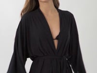 Laad en speel video af in Gallery-viewer, Video: Rio De Sol Kaftans / Cover Ups Black Kimono
