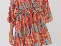 Laad en speel video af in Gallery-viewer, Video: Rio De Sol Kaftans / Cover Ups Sea-Bloom Kaftan Bel

