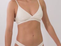 Laad en speel video af in Gallery-viewer, Video: Rio De Sol Top Top Touch-Natural Alba
