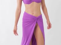 Laad en speel video af in Gallery-viewer, Video: Rio De Sol Beach Skirt Bio-Floreira Long Skirt Knot
