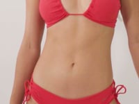 Laad en speel video af in Gallery-viewer, Video: Rio De Sol Top Top Matte-Red Camille
