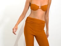 Laad en speel video af in Gallery-viewer, Video: Rio De Sol Beach Trousers Ferrugo Murana Pants

