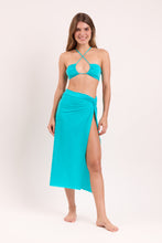 Laad de afbeelding in de Gallery-viewer, Model Front: Rio De Sol Beach Skirt Amb-Nannai Long Skirt Knot
