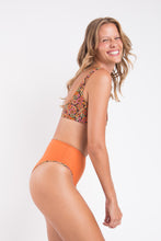 Laad de afbeelding in de Gallery-viewer, Image 10: Rio De Sol Bottom Bottom Bouquet Hotpants
