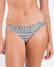 Laad de afbeelding in de Gallery-viewer, Gallery: Rio De Sol Bottom Bottom Collage Essential-Comfy
