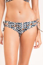 Laad de afbeelding in de Gallery-viewer, Gallery: Rio De Sol Bottom Bottom Ikat Madrid
