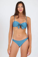 Laad de afbeelding in de Gallery-viewer, Model Front: Rio De Sol Bottom Bottom Shimmer-Baltic-Sea Nice-Fio
