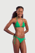 Laad de afbeelding in de Gallery-viewer, Model Front: Rio De Sol Bottom Bottom Tambourine Ibiza
