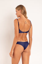 Laad de afbeelding in de Gallery-viewer, Model Back: Rio De Sol Bottom Bottom Touch-Marinho Nice
