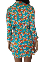 Laad de afbeelding in de Gallery-viewer, Model Back: Rio De Sol Shirtdress Dubai Chemise
