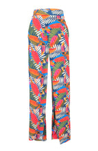 Laad de afbeelding in de Gallery-viewer, Product Front: Rio De Sol Beach Trousers Jungle Wide Pants
