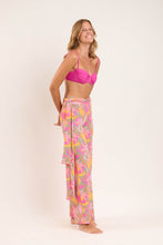 Laad de afbeelding in de Gallery-viewer, Image 10: Rio De Sol Beach Trousers Lyla Pants Knot
