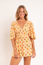 Laad de afbeelding in de Gallery-viewer, Model Front: Rio De Sol Mini Dress Mosaico Mini Dress
