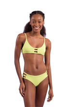 Laad de afbeelding in de Gallery-viewer, Model Front: Rio De Sol Set Set Bora-Citrus Bra-Trio Madrid-Trio
