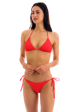 Laad de afbeelding in de Gallery-viewer, Model Front: Rio De Sol Set Set Cotele-Tomate Tri-Inv Ibiza
