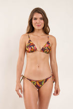 Laad de afbeelding in de Gallery-viewer, Model Front: Rio De Sol Set Set Fiore Lia Lacinho
