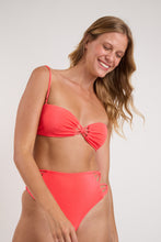 Laad de afbeelding in de Gallery-viewer, Image 06: Rio De Sol Set Set Malibu-Folia Bandeau-Iris Highwaist-Spin-Iris

