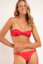Laad de afbeelding in de Gallery-viewer, Image 05: Rio De Sol Set Set Microfibra-Chic-Red Bandeau-Joy Leblon
