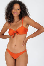 Laad de afbeelding in de Gallery-viewer, Gallery: Rio De Sol Set Set Paprica Bandeau-No Essential
