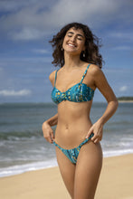 Laad de afbeelding in de Gallery-viewer, Image 05: Rio De Sol Set Set Rain Bandeau-Crispy Cheeky-Crispy
