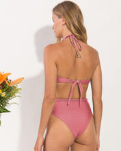Laad de afbeelding in de Gallery-viewer, Image 06: Rio De Sol Set Set Shimmer-Confetti Twist Belted-High-Waist
