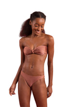 Laad de afbeelding in de Gallery-viewer, Image 04: Rio De Sol Set Set Shimmer-Copper Bandeau-Joy Essential
