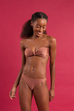 Laad de afbeelding in de Gallery-viewer, Image 09: Rio De Sol Set Set Shimmer-Copper Bandeau-Joy Essential
