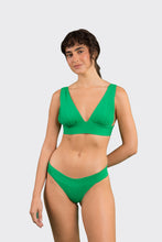 Laad de afbeelding in de Gallery-viewer, Model Front: Rio De Sol Set Set Tambourine Halter-Marina Essential-Cos

