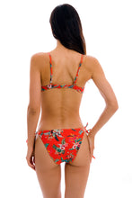 Laad de afbeelding in de Gallery-viewer, Model Back: Rio De Sol Set Set Wildflowers Balconet-Pushup Ibiza-Comfy
