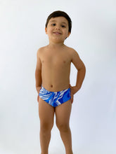 Laad de afbeelding in de Gallery-viewer, Model Front: Rio De Sol Boy&#39;s Swimwear Sunga Inagua Kids
