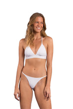 Laad de afbeelding in de Gallery-viewer, Model Front: Rio De Sol Top Top Bora-White Tri-Cos
