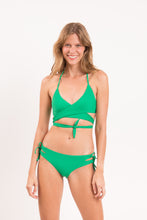 Laad de afbeelding in de Gallery-viewer, Model Front: Rio De Sol Top Top Dots-Tambourine Kate
