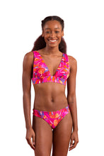 Laad de afbeelding in de Gallery-viewer, Model Front: Rio De Sol Top Top Flavors Halter-Marina
