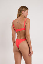 Laad de afbeelding in de Gallery-viewer, Model Back: Rio De Sol Top Top Malibu-Folia Agnes
