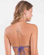 Laad de afbeelding in de Gallery-viewer, Image 05: Rio De Sol Top Top Malibu-Indigo Tri-Capri
