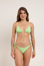 Laad de afbeelding in de Gallery-viewer, Model Front: Rio De Sol Top Top Sand-Menta Lia

