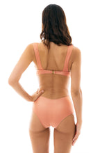 Laad de afbeelding in de Gallery-viewer, Model Back: Rio De Sol One-Piece Trikini Ouro Rosa
